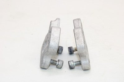 06-09 SUZUKI GSXR 600 OEM FRONT FOOT PEG MOUNT PAIR