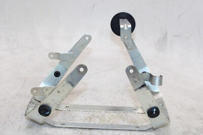 2015 SUZUKI BOULEVARD C50 VL800 OEM FRONT WHEEL FENDER BRACKET MOUNT