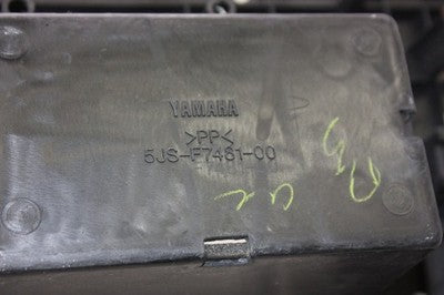 2005 YAMAHA VINO 125 YJ125 OEM FLOOR BOARD FOOT REST BATTERY TRAY