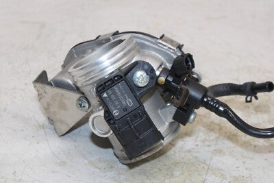 18-19 KTM 390 DUKE OEM MAIN FUEL INJECTORS / THROTTLE BODIES