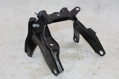2018 HUSQVARNA SVARTPILEN 401 OEM GAS TANK MOUNT BRACKET