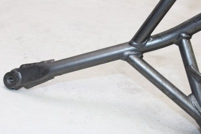 2011 KAWASAKI VERSYS 650 KLE650CF OEM RIGHT REAR BACK PASSENGER PEG W MOUNT
