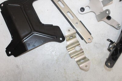 2018 KAWASAKI CONCOURS 14 ZG1400 ABS OEM FRONT GAS TANK BRACKET MOUNT SET