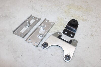 2009 SUZUKI GSXR 750 OEM MOUNTING BRACKETS MOUNTS STAY SET KIT
