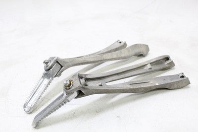 2006 YAMAHA YZF R1 OEM REAR BACK PASSENGER PEG SET PAIR