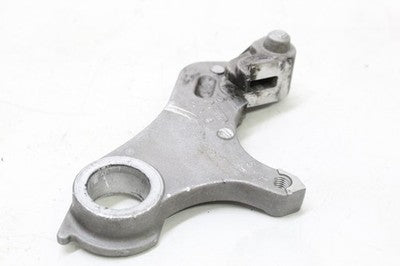 2006 YAMAHA YZF R1 OEM REAR BRAKE CALIPER HANGER BACK MOUNTING BRACKET