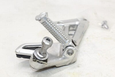 01-05 YAMAHA FZ1 OEM LEFT REAR BACK PASSENGER PEG