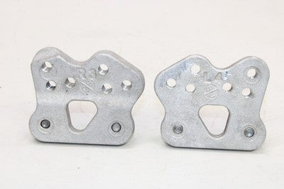 06-09 SUZUKI GSXR 600 OEM FRONT FOOT PEG MOUNT PAIR