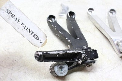 00-01 HONDA CBR929RR OEM REAR BACK PASSENGER PEG SET PAIR