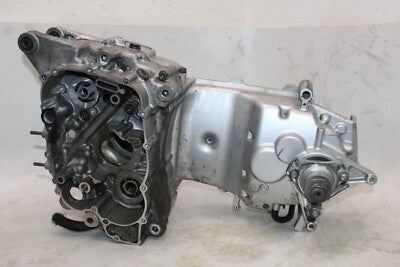 03-06 SUZUKI BURGMAN 400 AN400S OEM ENGINE MOTOR CRANKCASES CRANK CASES