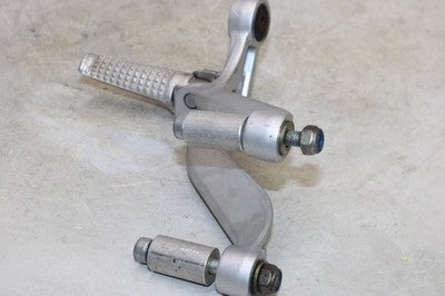 2000 SUZUKI GSXR 750 OEM RIGHT REAR BACK PASSENGER PEG