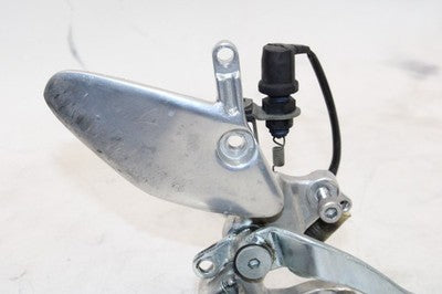 95-07 YAMAHA YZF600R OEM RIGHT REARSET DRIVER FOOT PEG REST STOP W PEDAL