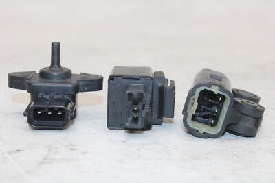 98-06 YAMAHA YZF R1 OEM TURN SIGNAL BLINKER RELAY SWITCH W TIP AND MAP SENSOR