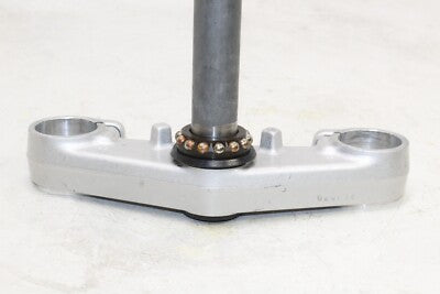 01-05 YAMAHA FZ1 OEM FRONT FORKS CLAMP LOWER TRIPLE TREE STEM