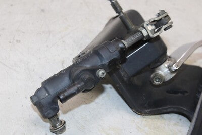 01-04 SUZUKI INTRUDER 1500 VL1500 OEM RIGHT DRIVER FOOT REST W PEDAL