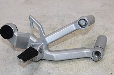 03-06 SUZUKI SV1000S OEM RIGHT REAR BACK PASSENGER PEG