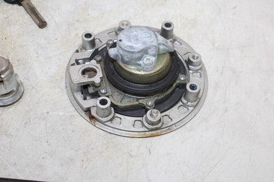 2000 SUZUKI GSXR 750 OEM SET W/ GAS CAP AND SEAT LOCK WITH KEY