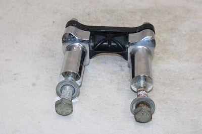 2007 HARLEY-DAVIDSON SPORTSTER 883 LOW XL883L OEM HANDLEBAR CLAMP MOUNT