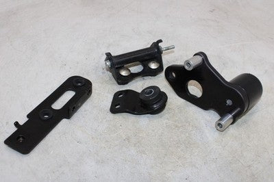 06-07 SUZUKI GSXR 750 OEM MOUNTING BRACKETS MOUNTS SET
