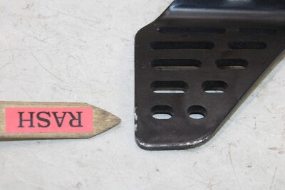 11-16 YAMAHA YZF R6 OEM RIGHT FRONT FOOT SHIELD
