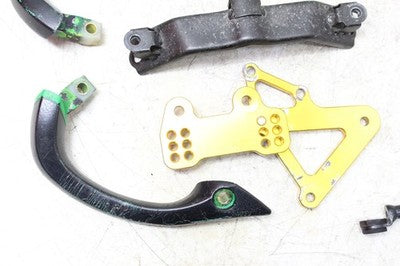 2007 KAWASAKI ZZR600 ZX600J OEM GAS TANK FUEL CELL PETROL BRACKET MOUNT MIX
