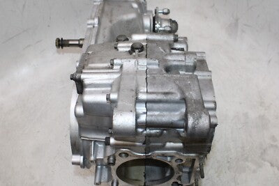 03-06 SUZUKI BURGMAN 400 AN400S OEM ENGINE MOTOR CRANKCASES CRANK CASES
