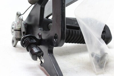 2006 SUZUKI GS500F OEM RIGHT REARSET REAR SET DRIVER FOOT PEG REST STOP