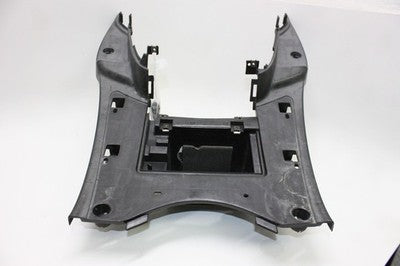 2005 YAMAHA VINO 125 YJ125 OEM FLOOR BOARD FOOT REST BATTERY TRAY
