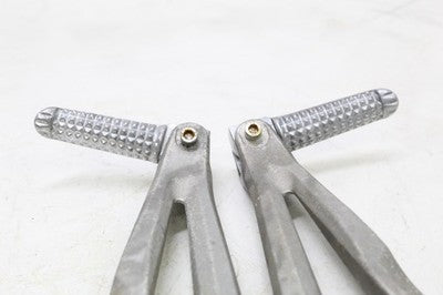 2006 YAMAHA YZF R1 OEM REAR BACK PASSENGER PEG SET PAIR
