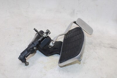 01-04 SUZUKI INTRUDER 1500 VL1500 OEM RIGHT DRIVER FOOT REST W PEDAL