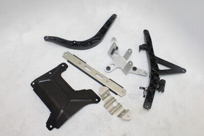 2018 KAWASAKI CONCOURS 14 ZG1400 ABS OEM FRONT GAS TANK BRACKET MOUNT SET