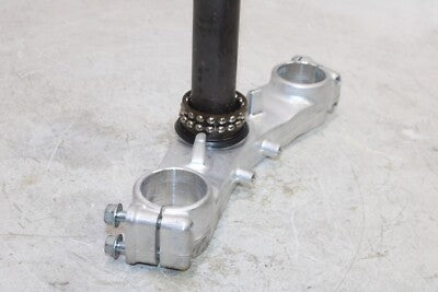 04-05 KAWASAKI ZZR1200 OEM FRONT FORKS CLAMP LOWER TRIPLE TREE STEM