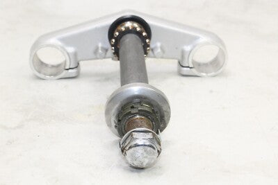 01-05 YAMAHA FZ1 OEM FRONT FORKS CLAMP LOWER TRIPLE TREE STEM