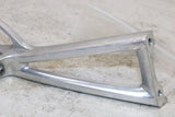 2004 YAMAHA YZF R6 OEM RIGHT REAR BACK PASSENGER PEG