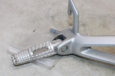 06-07 SUZUKI GSXR 750 OEM RIGHT REAR BACK PASSENGER PEG