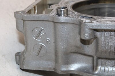 02-09 SUZUKI VSTROM 1000 DL1000 OEM REAR ENGINE MOTOR PISTON CYLINDERS BLOCK JUG