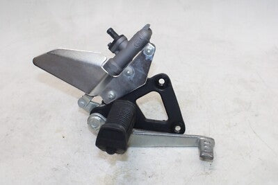2006 SUZUKI GS500F OEM RIGHT REARSET REAR SET DRIVER FOOT PEG REST STOP