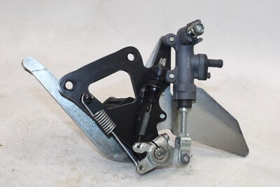 2006 SUZUKI GS500F OEM RIGHT REARSET REAR SET DRIVER FOOT PEG REST STOP
