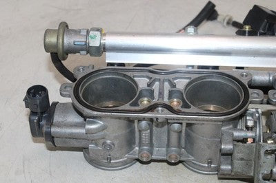 99-03 HONDA CBR1100XX OEM MAIN FUEL INJECTORS / THROTTLE BODIES