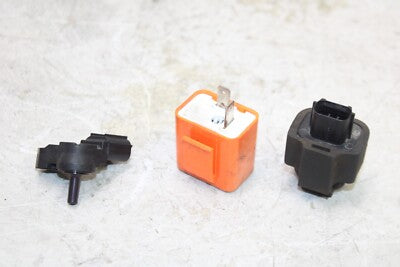 13-17 KAWASAKI NINJA 300 EX300B ABS OEM RELAY SET PAIR ASSEMBLY FUSE BOX