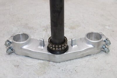 04-05 KAWASAKI ZZR1200 OEM FRONT FORKS CLAMP LOWER TRIPLE TREE STEM