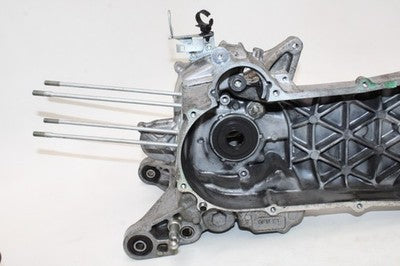 2010 HONDA ELITE 110 NHX110 OEM ENGINE MOTOR CRANKCASE CRANK CASES BLOCK
