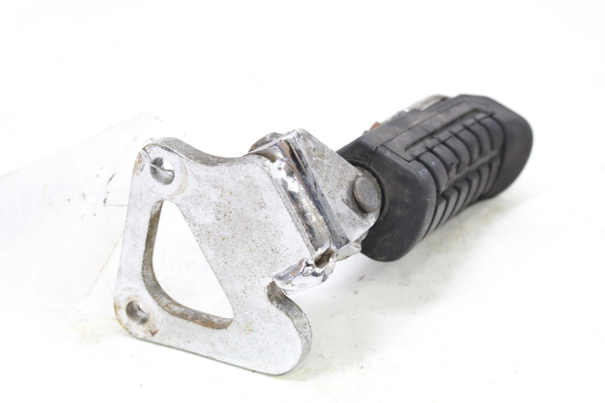 2003 HONDA REBEL 250 CMX250C OEM RIGHT FRONT REARSET FOOTPEG FOOTREST BRACKET