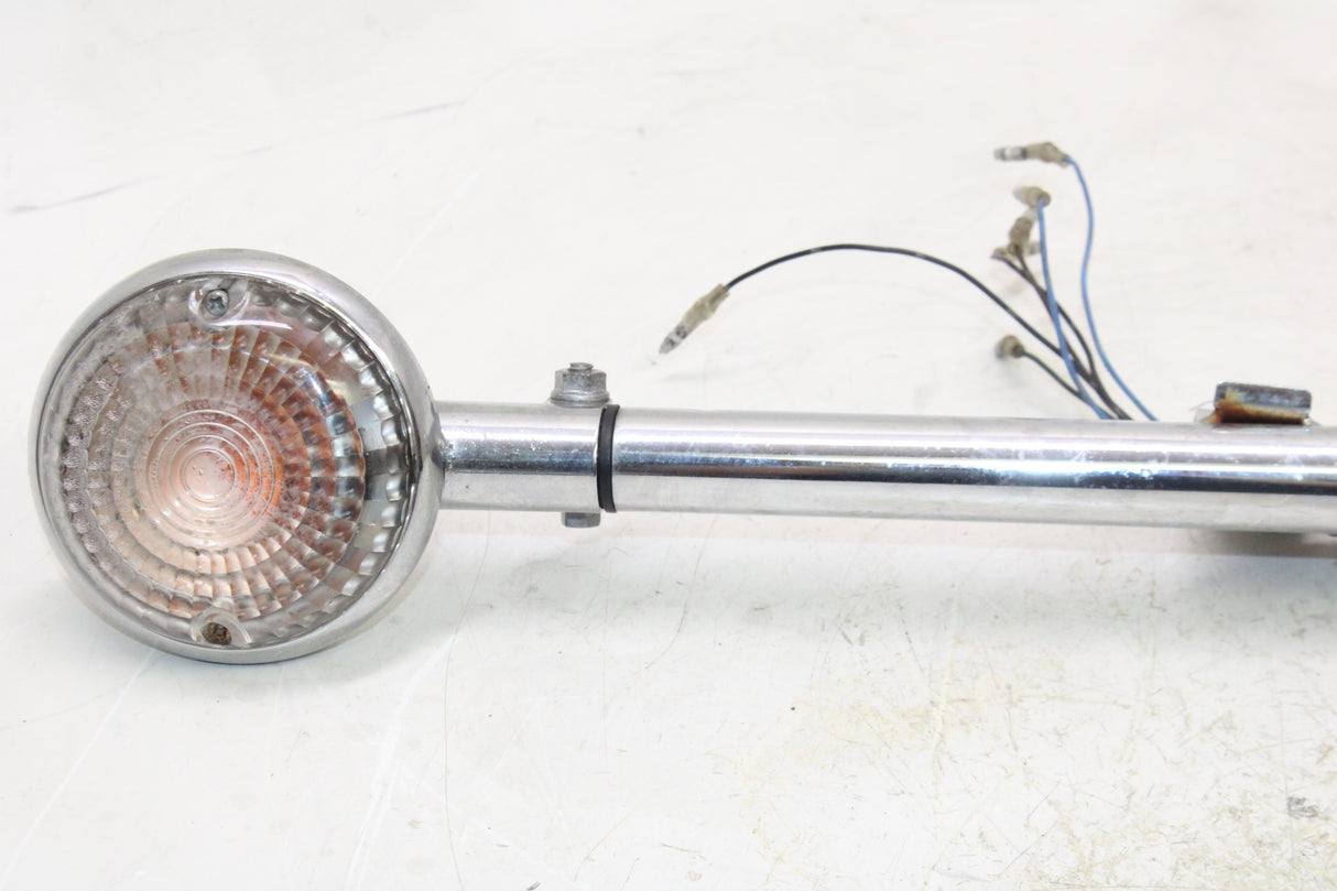 2007 Yamaha V Star 650 OEM FRONT LEFT RIGHT TURN SIGNALS LIGHT INDICATORS BAR