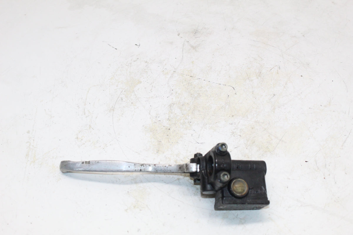 2002 Yamaha Zuma 50 YW50 OEM FRONT BRAKE MASTER CYLINDER W/ LEVER