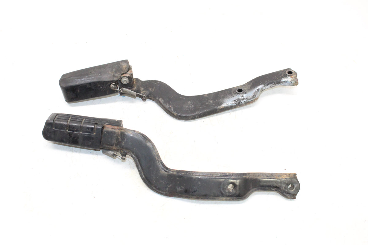 1983 Yamaha XC180 Riva OEM Passenger Foot Pegs Brackets Left Right Pair