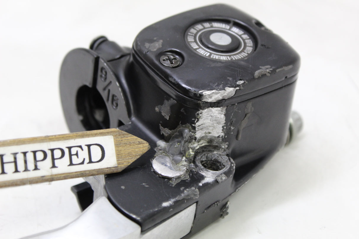 2000 Harley-Davidson Softail FXSTD OEM FRONT BRAKE MASTER CYLINDER W/ LEVER