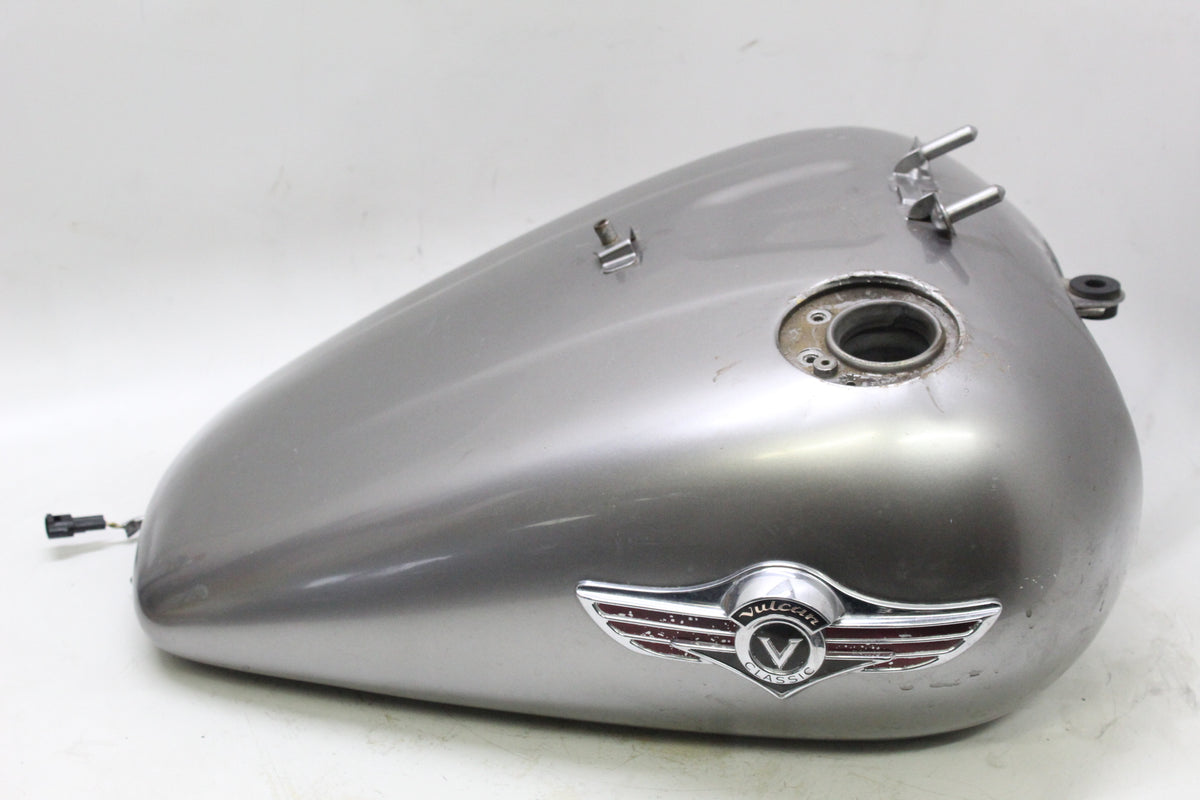 2005 KAWASAKI VULCAN 1500 VN1500 CLASSIC OEM GAS FUEL TANK SILVER