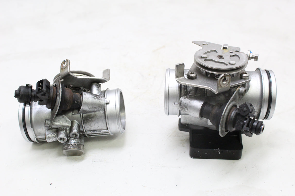 2000 BMW R1100RT OEM LEFT RIGHT THROTTLE BODY PAIR W BOSCH TPS