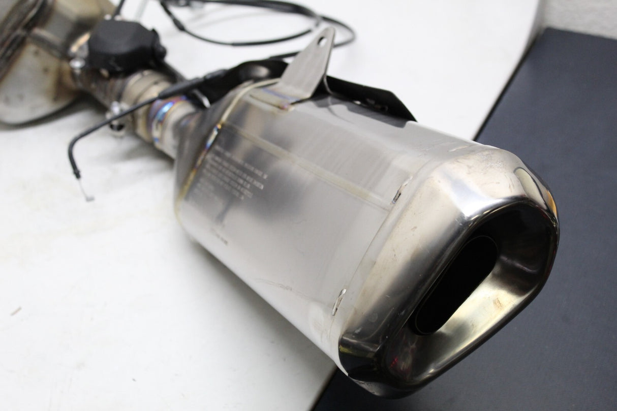 21-23 Kawasaki ZX-10R ZX10 Exhaust Mid Pipe Muffler OEM